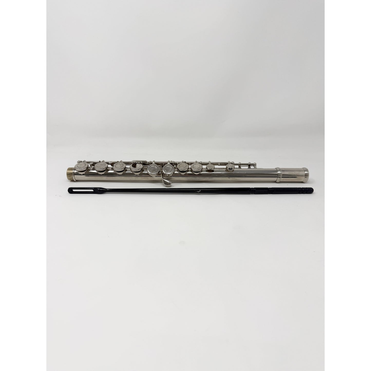 Flute with cleaning rod