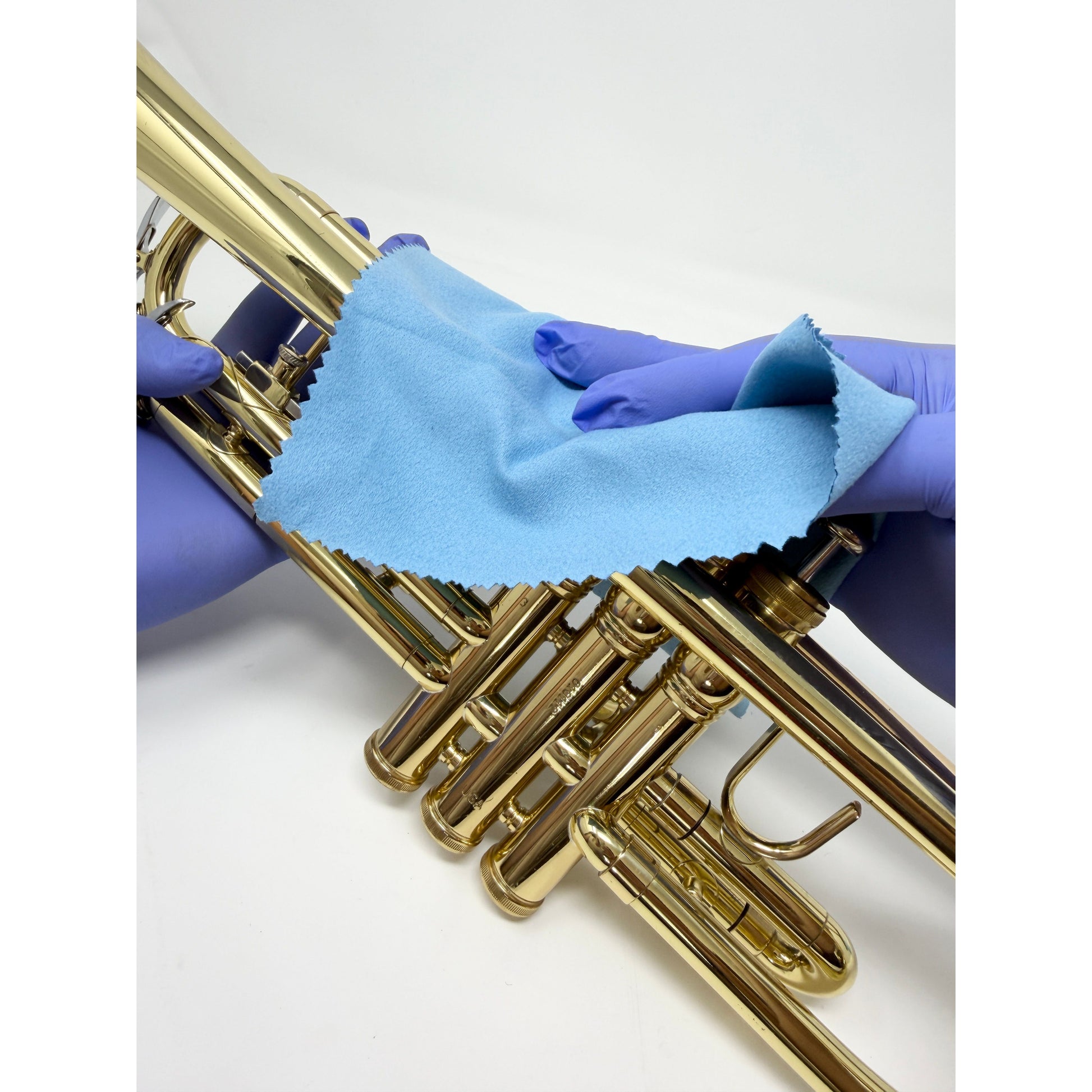 Polishing cloth for a trumpet